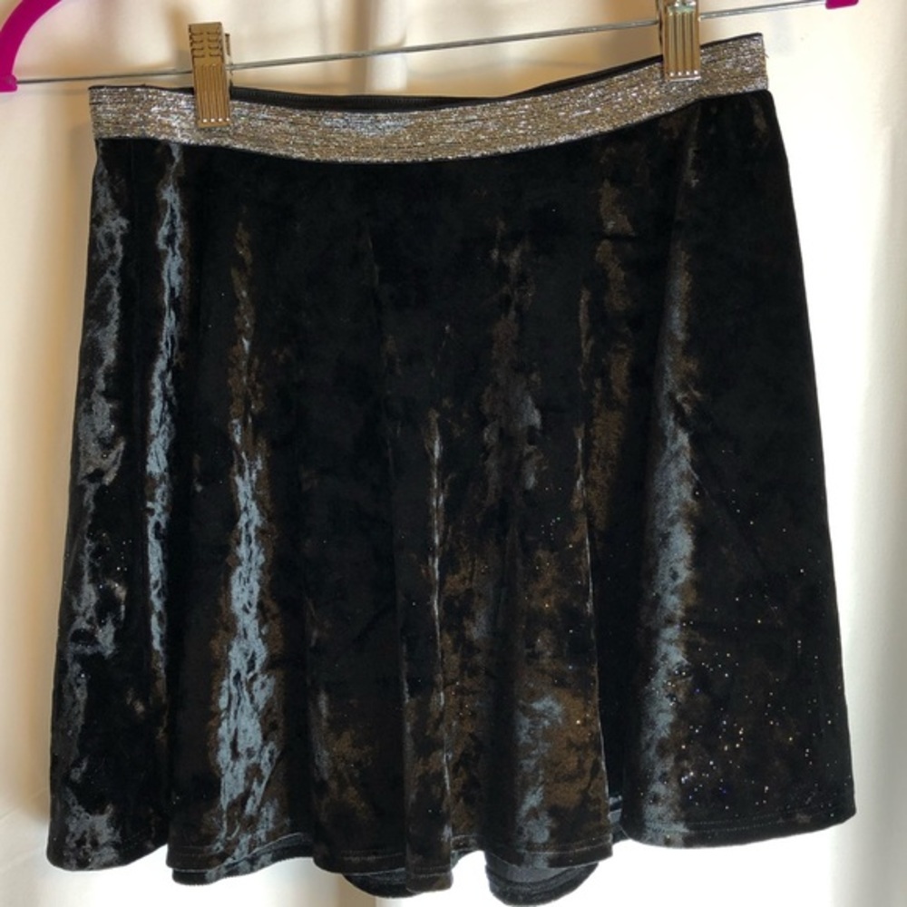 Girls black and silver skirt
